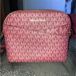 Burgundy medium sz Michael Kors